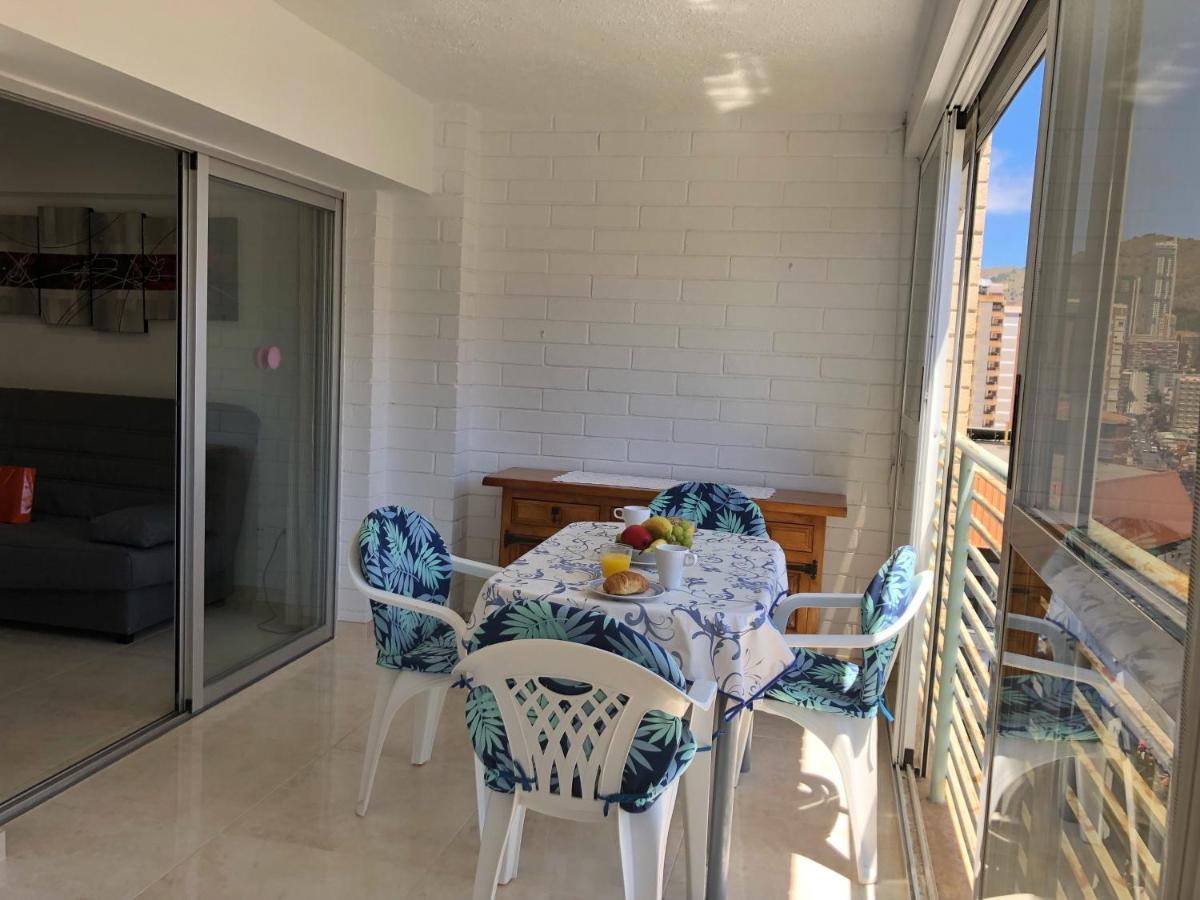 Holiday Apt Niza 10B Benidorm Bagian luar foto
