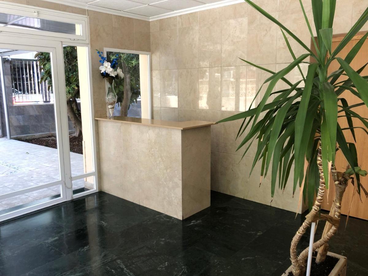 Holiday Apt Niza 10B Benidorm Bagian luar foto