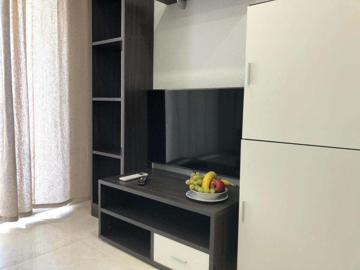 Holiday Apt Niza 10B Benidorm Bagian luar foto
